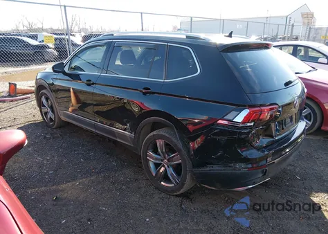 2020 Volkswagen Tiguan 2.0T Se/2.0T Se R-Line Black/2.0T Sel z USA, uszkodzony, nr VIN 3VV2B7AX2LM104600